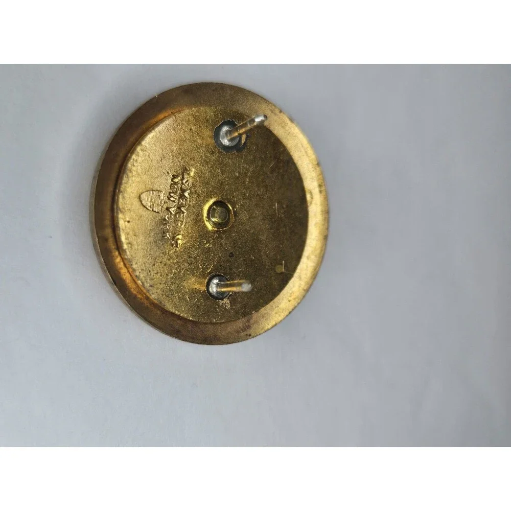 1950s US Army Enlisted Man's Artillery Branch Domed/Convex BOS Collar Badge